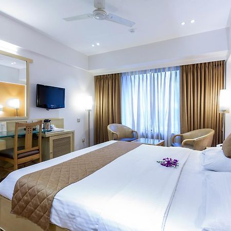 The Royal Orchid Hotel, Chembur Mumbai Exteriör bild