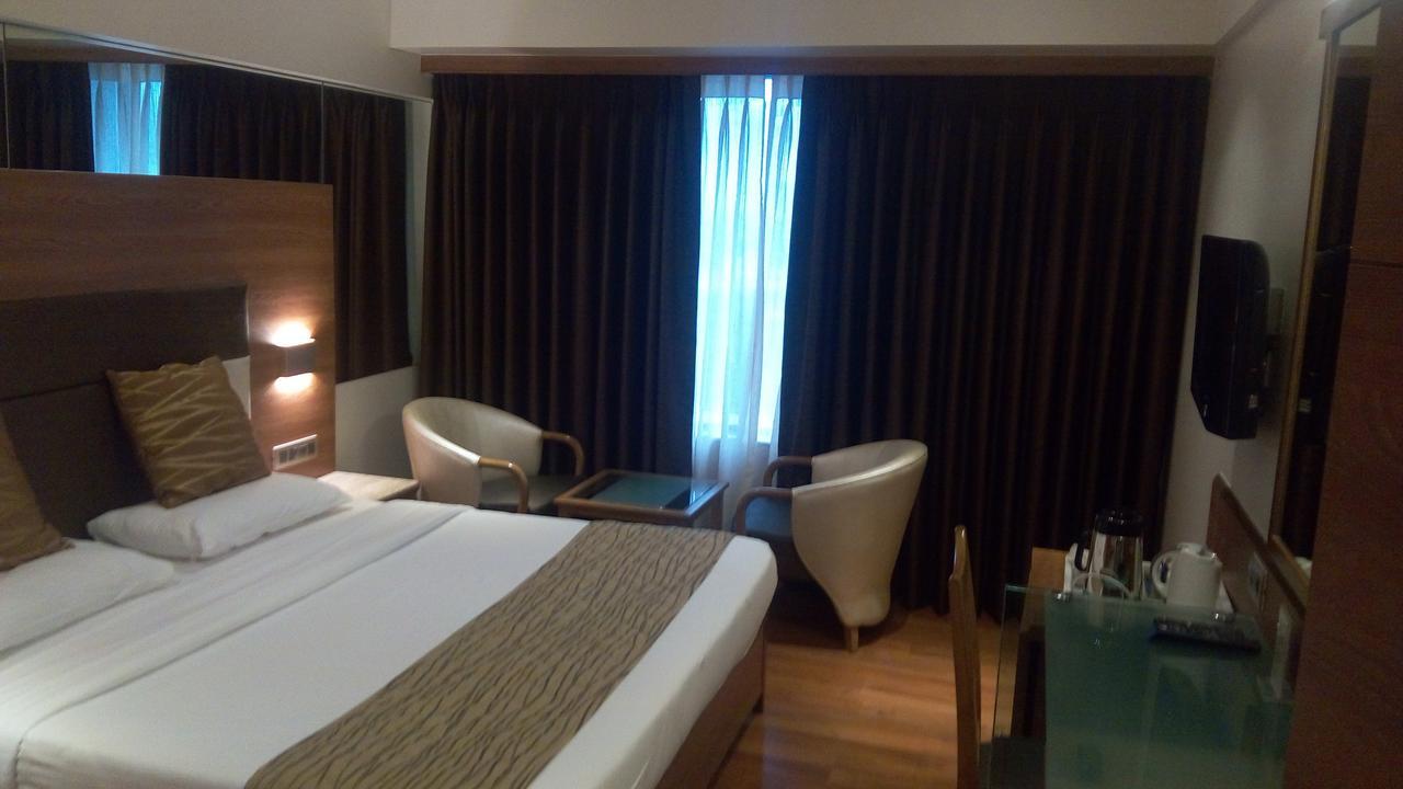 The Royal Orchid Hotel, Chembur Mumbai Exteriör bild