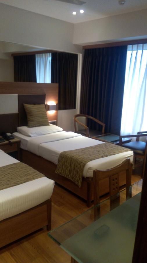 The Royal Orchid Hotel, Chembur Mumbai Exteriör bild