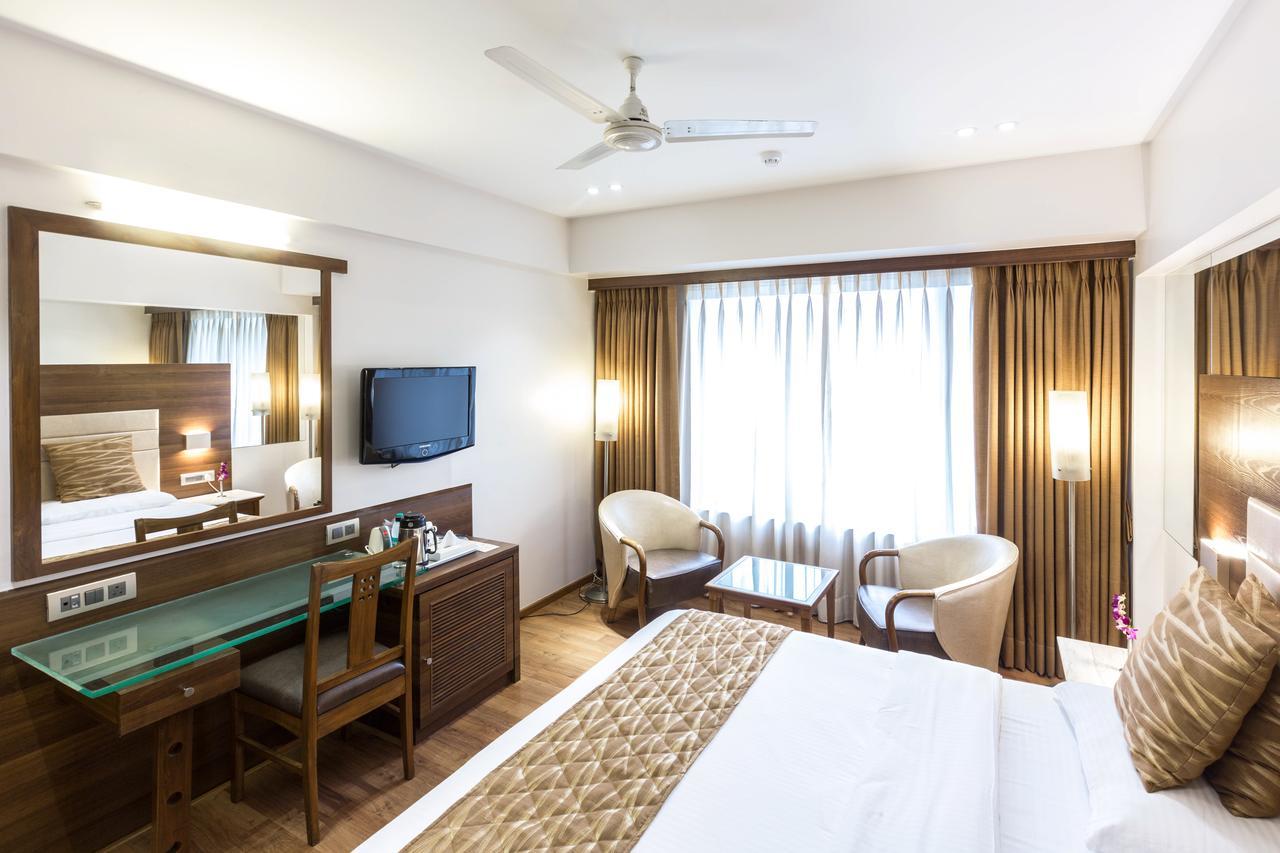 The Royal Orchid Hotel, Chembur Mumbai Exteriör bild
